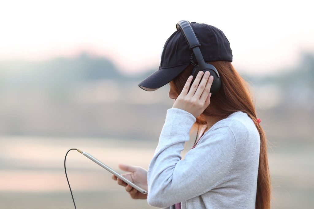 A fülzúgás (tinnitus) okai és kezelési módjai 1 Hangos zenehallgatás