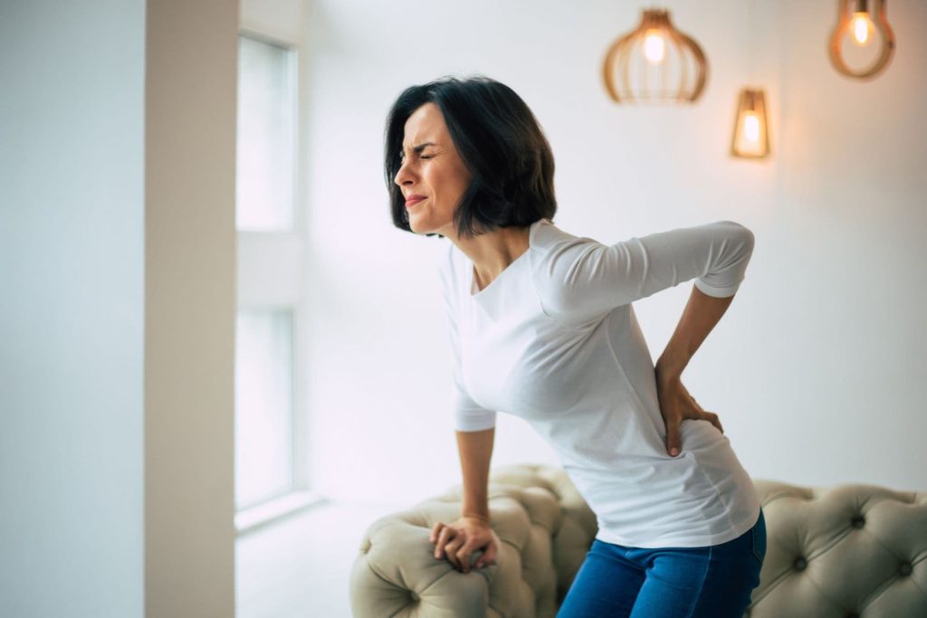 Gerincferdülés (scoliosis) tünetei és kezelési lehetőségei 2 Hátfájdalom, hátfájás